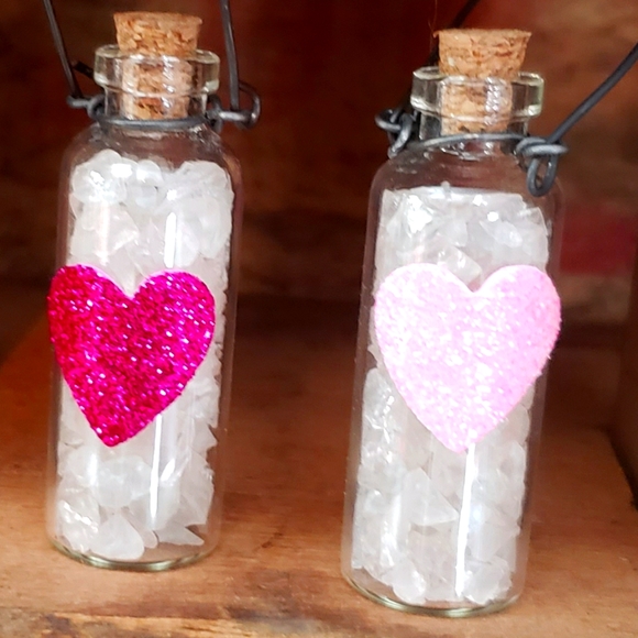 Mini bottle Valentine ornament charm - Picture 2 of 3